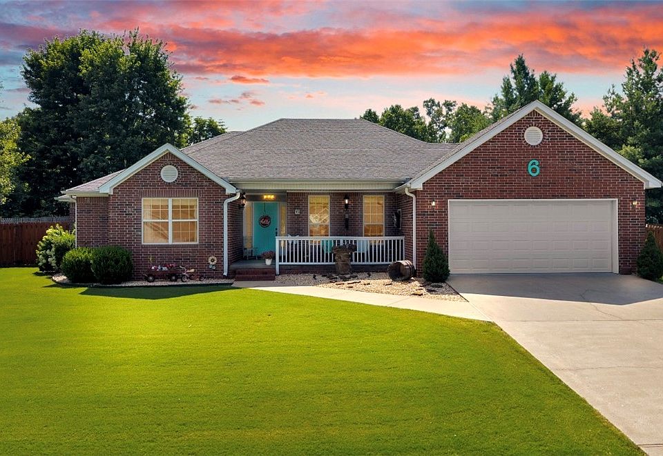 1st image of 6 Breeghle Ln