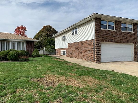 3rd image of 10530 S Tod Dr