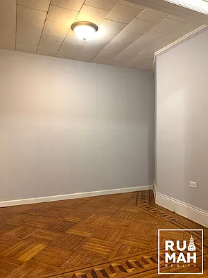 Rented by Rumah Realty Inc | media 8