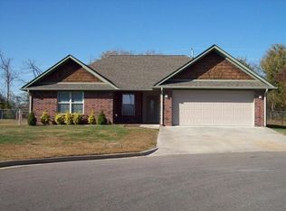 1211 Crystal Ln, Tahlequah, OK 74464