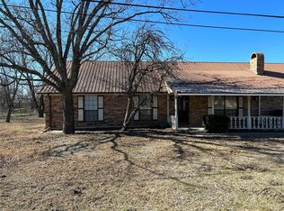 200 S 3rd St, Celeste, TX 75423
