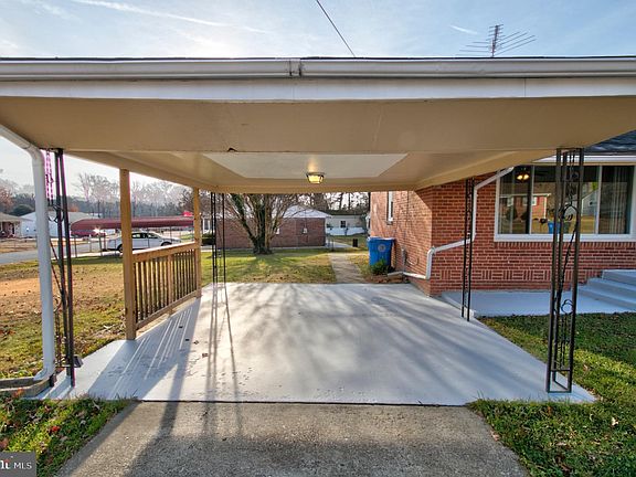 5th image of 4 Jenkins Dr