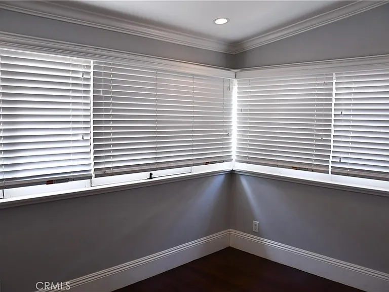 268 N Grand St — Photo 36