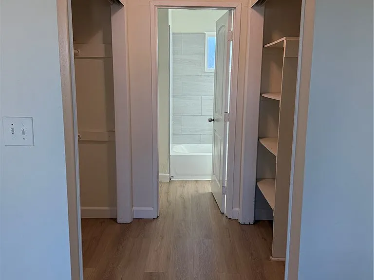558 S Benjamin St — Photo 25