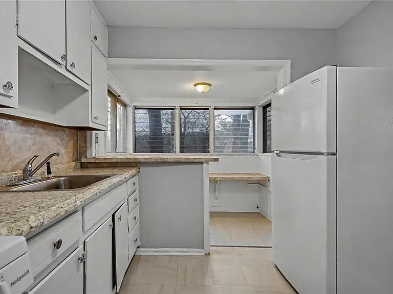 725 Matilda Pl NW — Photo 10