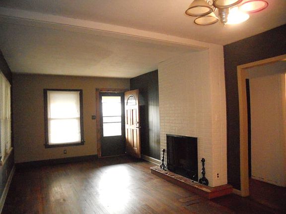 4th image of 602 Oak St