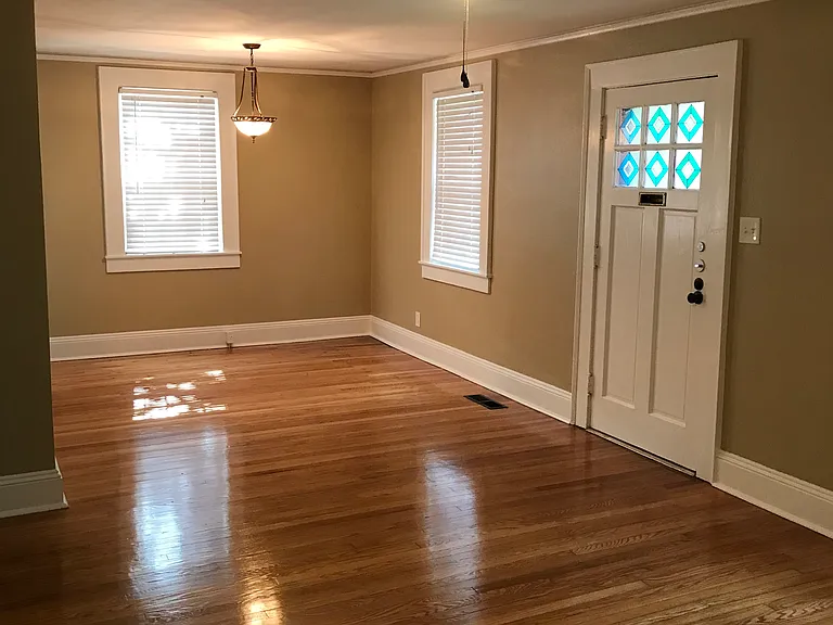 611 Gunter St — Photo 2