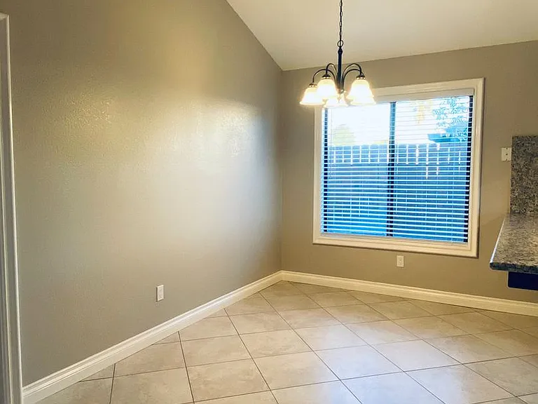 629 Beth Ln — Photo 6