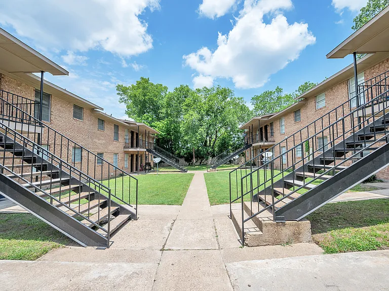 Townview - Malakoff — Photo 10