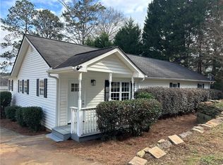 423 Lakeshore Dr, Jackson, GA 30233