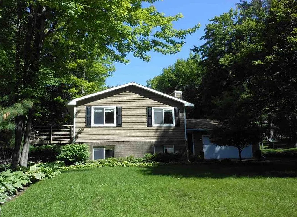4025 Holiday North Ct photo 1
