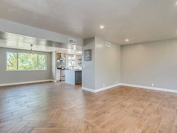 2nd image of 3551 W Eastham Ln