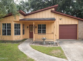 13205 Cloverdale St, Ocean Springs, MS 39564