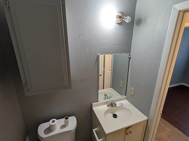 4123 Old Hearne Rd #B — Photo 14
