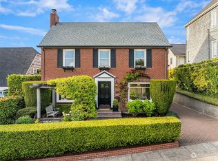 2810 W Crockett St, Seattle, WA 98199