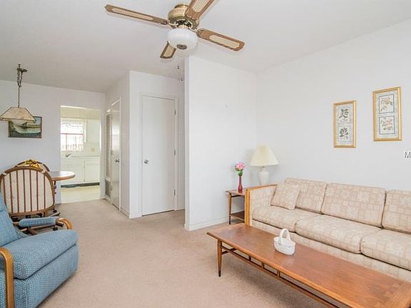5th image of 5105 Tulip St