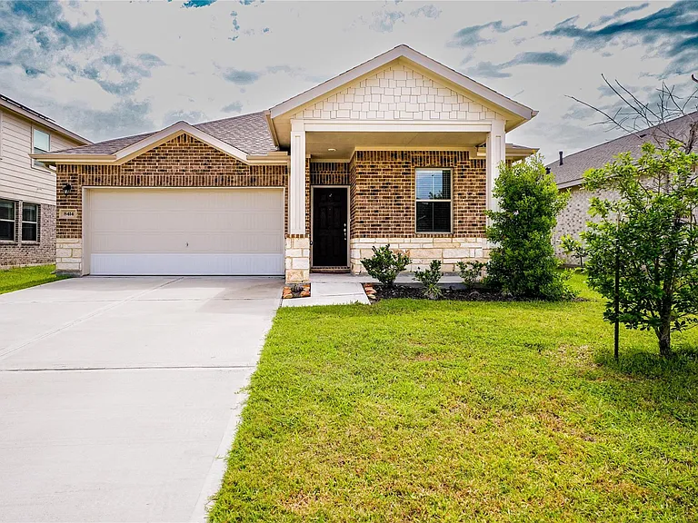 8414 Quiet Bay Dr — Photo 2