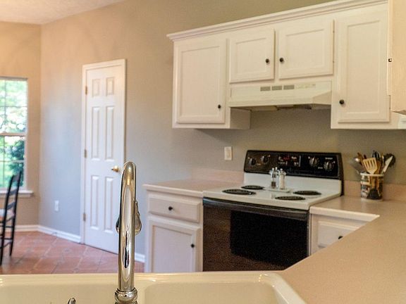 4th image of 103 Creekwood Dr