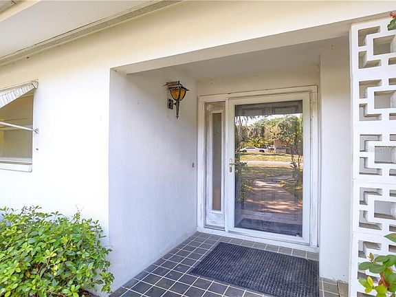 5th image of 472 E Park Dr