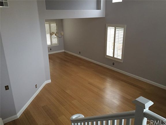 4th image of 919 E Deerfield St
