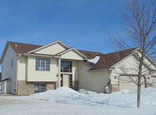 920 6th St NW, Maple Lake, MN 55358