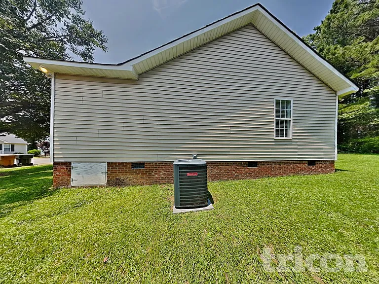 2112 McKinnon Dr — Photo 19