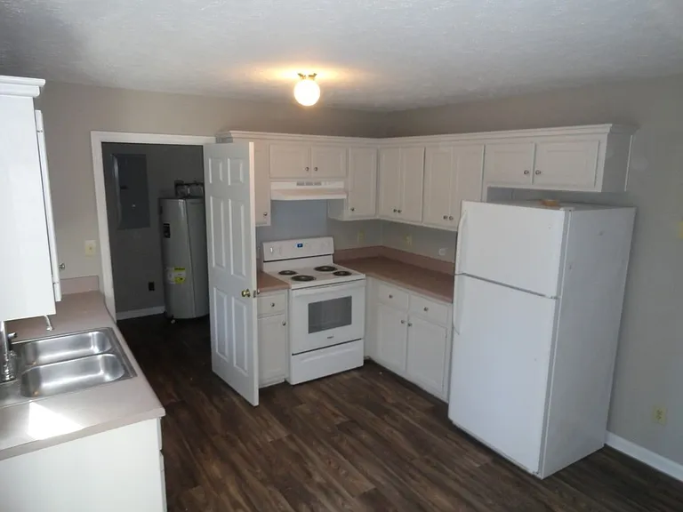 5513 Brown St — Photo 6