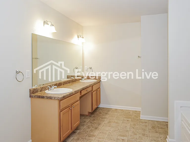 203 Dormont Dr NE — Photo 10