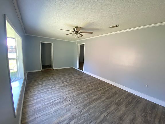 5th image of 801 E Gordon St