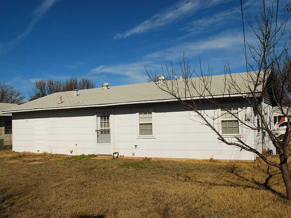 2nd image of 111 N Kirkwell Cir