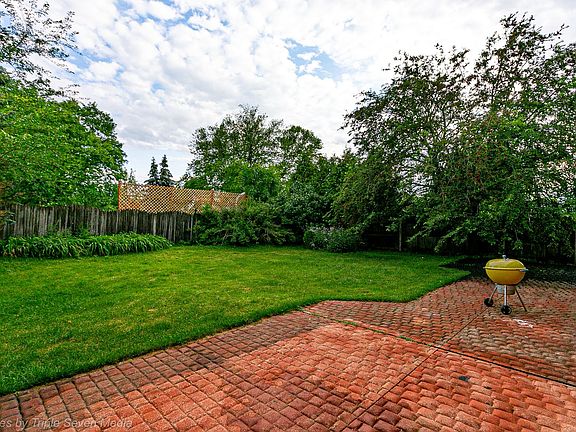 3rd image of 12563 W Holm Dr