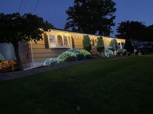 4 N Alice Ct, Colonia, NJ 07067