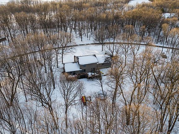 4th image of 23146 Grandview Loop