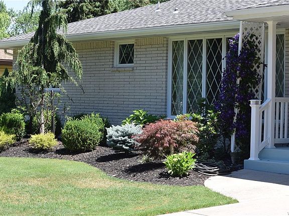 3rd image of 6 Kingswood Dr