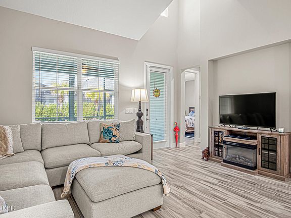 5th image of 629 Margaritaville Ave