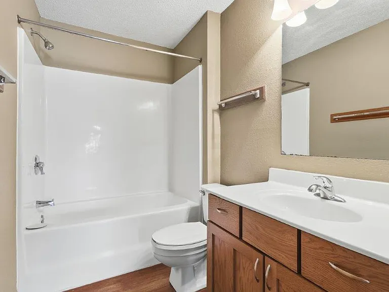 Campus View Apartments — Photo 10