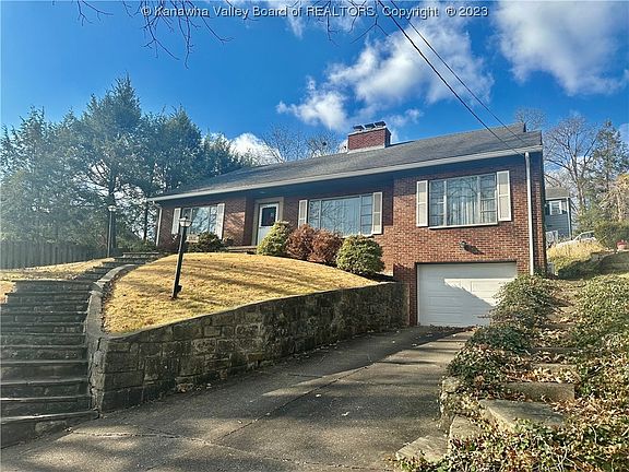 2nd image of 1103 Edgewood Dr