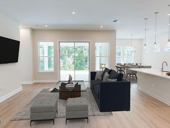 4th image of 345 PALOMAR Drive