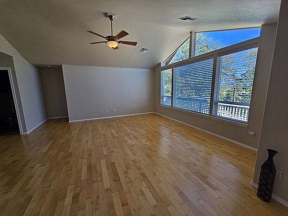 4th image of 5800 Lower River Rd