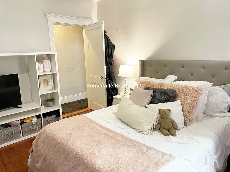 25 Ashford St #3 — Photo 5