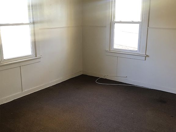 3rd image of 362 N Pearl St #1