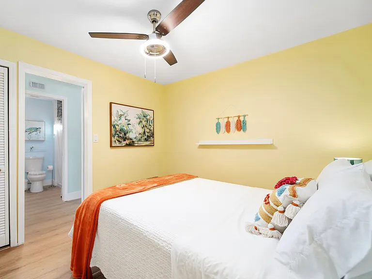 5880 SW 32nd Ter #2 — Photo 5