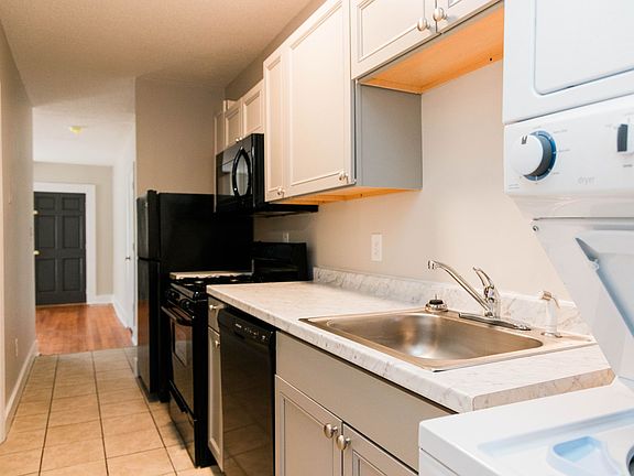 4th image of 2006 Idlewood Ave APT B