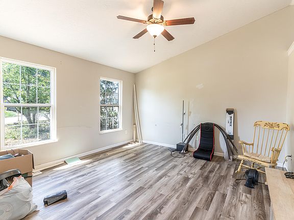 4th image of 82 High St
