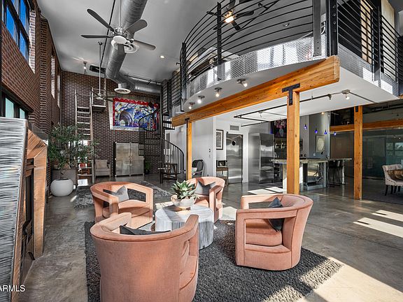 4th image of 914 E OSBORN Road #403