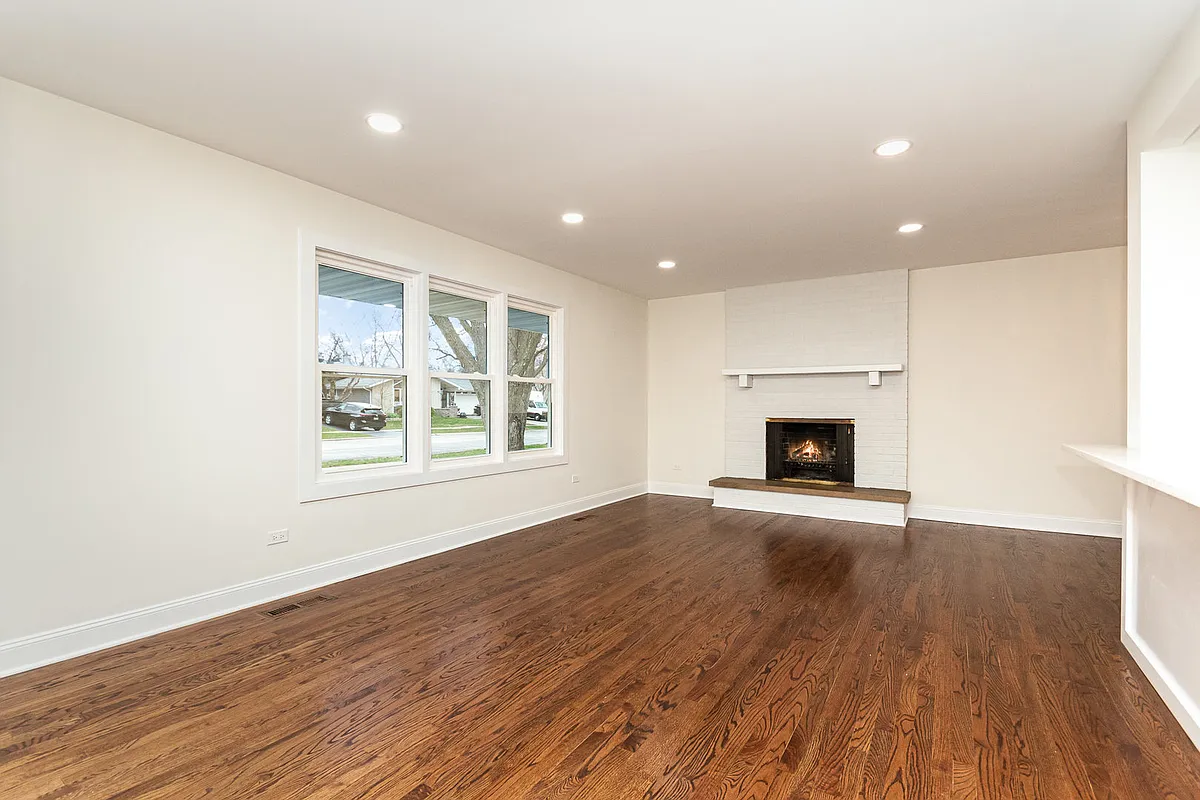 Building Photo - 116 Waxwing Ave