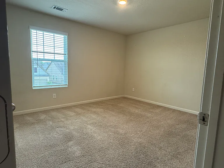 944 Independence Ave — Photo 17