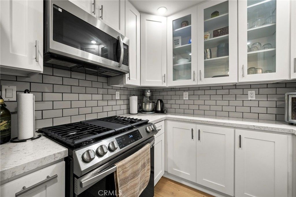 2452 Chelsea Pl APT M, Santa Monica, CA - View 6