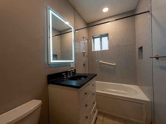 5th image of 92 Glendale St #1