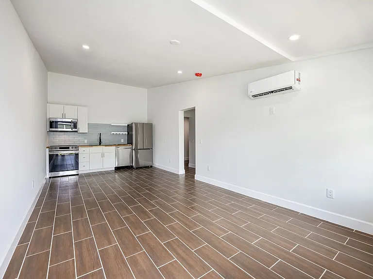 Australian Pines Apartments — Photo 46